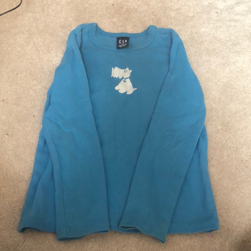 Long sleeve shirt for a girl